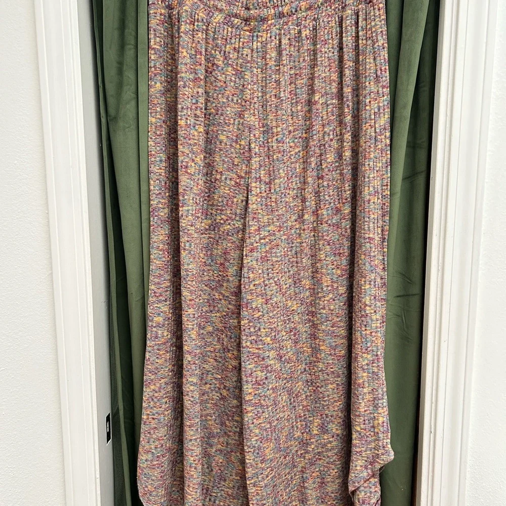 Daily Practice fit. Super soft and cozy. - Picture 12 of 13
